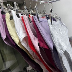 Кыргызстан Бишкек Рынок Кербен Дордой Нижнее белье