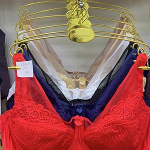 Дордой рынок Кербен Мир белья Ряд 6 контейнер 07