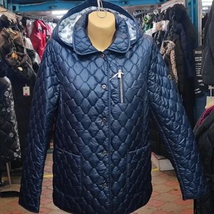 Короткая весенняя куртка капюшон отстёгивается Размеры