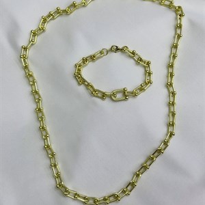 Брендовый комплект с эксклюзивными новинками – украсьте себя стилем