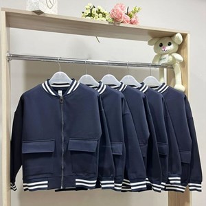 в наличии бомберы  Размеры 36 38 40 42 44 Ткань плотный