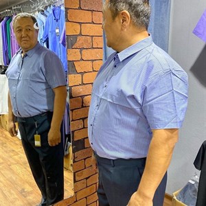 На нашем дорогом постояннике рубашечка от Amato и