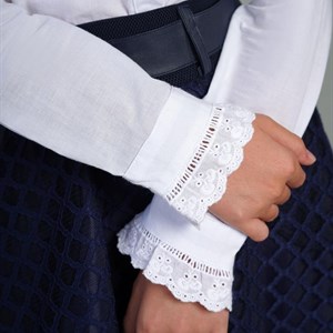 Модные и элегантные школьные блузки в новой коллекции