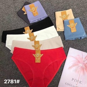 Кыргызстан Бишкек Рынок Кербен Дордой Нижнее белье