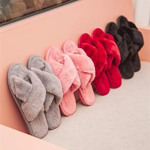  Более 20ти лет занимаемся продажами домашних тапочек