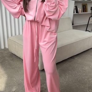 Стильная тройка Размер S M но подойдет до 48р Цена