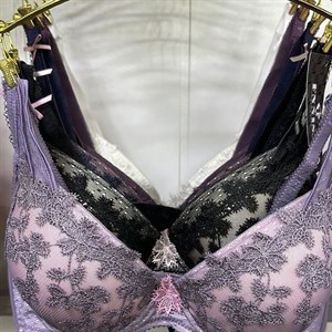 Кыргызстан Бишкек Рынок Кербен Дордой Нижнее белье