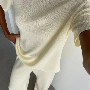 Женская двойка с первого взгляда — свободный силуэт, комфорт и стиль | Aika Collection