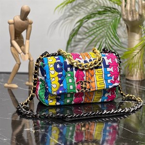 ЛИСТАЕМ ДЕВОЧКИ