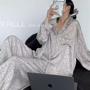 Минимализм и стиль: Уютная женская одежда для сна