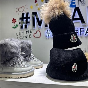 Комплект шапка 2300 Угги 3900 50