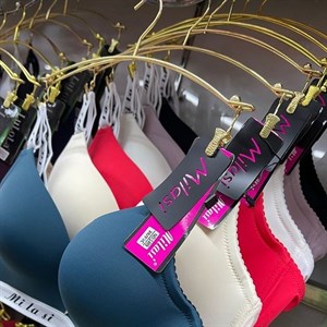 Кыргызстан Бишкек Рынок Кербен Дордой Нижнее белье