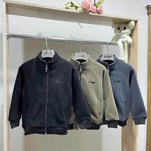 в наличии курточки  Размеры 36 38 40 42 44 Ткань вельвет