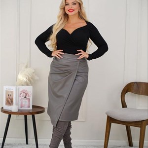 Новинка Хит сезона кожаная юбка с драпировкой Классическая