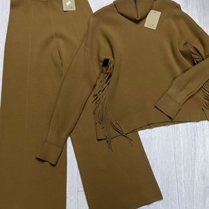 Новая коллекция стильной одежды из Италии - брюки и водолазки