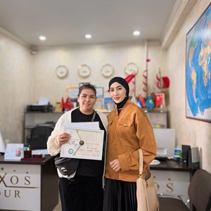 Подарок победительнице - сертификат и хорошие пожелания