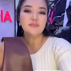 Шикарные новинки весенней коллекции – стильный тренч для полных дам