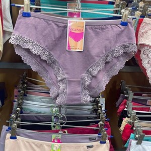 Кыргызстан Бишкек Рынок Кербен Дордой Нижнее белье