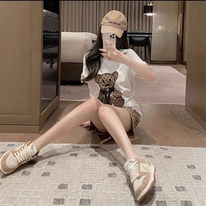 получили мега крутые футболки с оригинальными принтами