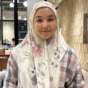 Платок из жоржета (ручной подгиб) 110/110 — производство Китай