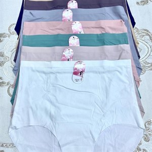 Кыргызстан Бишкек Рынок Кербен Дордой Нижнее белье