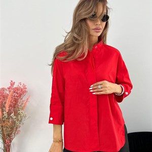  Умопомрачительный красный цвет с черными брюками