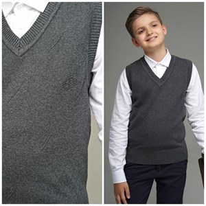 Школьный жилет станет праздничным вариантом если совместить