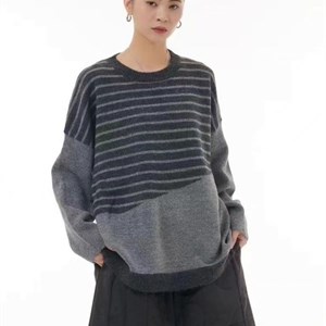 Модель 6156 Комбинированный шерстяной свитер в двух