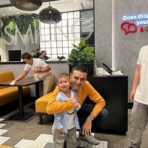 Бул видеону киргизбесем болбойтго э Бурактын колунан