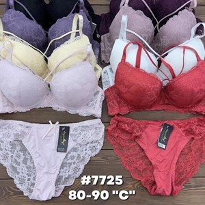 Кыргызстан Бишкек Рынок Кербен Дордой Нижнее белье