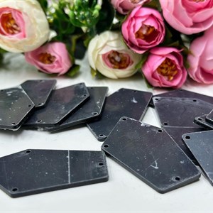  Главные ошибки   Оставлять украшения на подоконнике