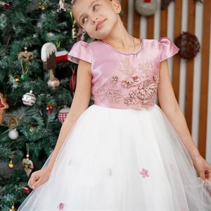 Новый год близко Все мы с радостью готовимся к празднику