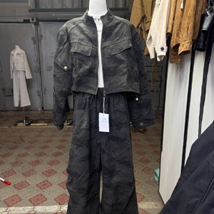 Женские костюмы-двойки в стиле милитари оптом