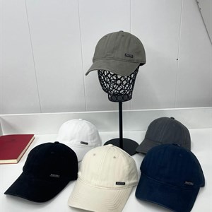 Оптовая продажа головных уборов: шапки, кепки и ушанки