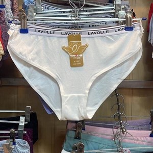 Кыргызстан Бишкек Рынок Кербен Дордой Нижнее белье