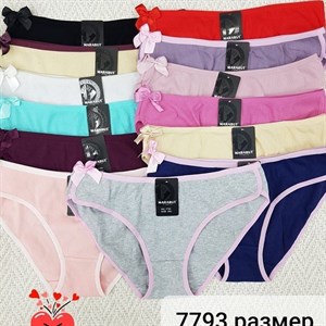 Кыргызстан Бишкек Рынок Кербен Дордой Нижнее белье