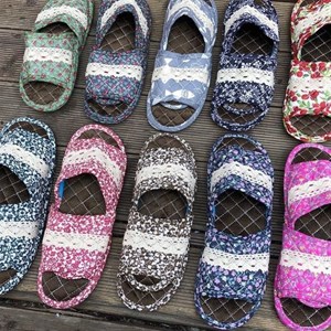 Получили тапочки