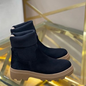 New утеплённые ботинки В наличии   Размеры 36 40 Листаем