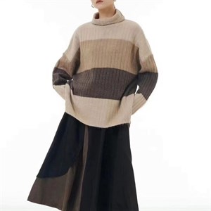 Модель 6161 Свитер из шерстяной пряжи Свободный силуэт