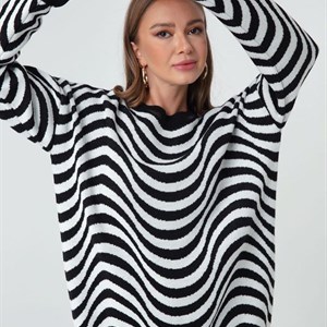 Стильные свитера в наличии в разных расцветках Турция