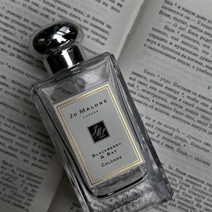 Только духи оповещают о появлении женщины и продолжают