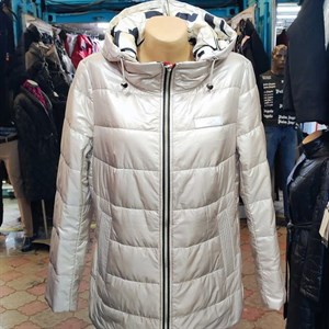 Весенняя куртка капюшон отстёгивается Размеры с 44
