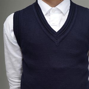 Школьный жилет станет праздничным вариантом если совместить