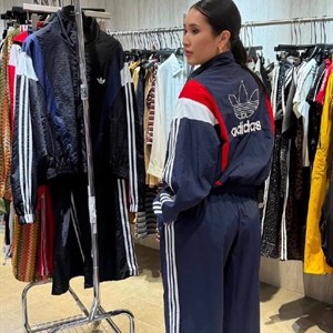 Новая коллекция KAPSULA_BRAND — женская одежда в офлайн точках на рынке ДОРДОЙ