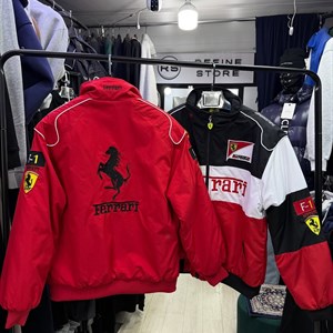Куртка Ferrari F-1 – Стиль и Комфорт для Каждого!