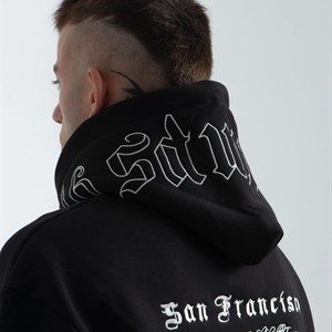 Здравствуйте Вы можете заказать у нас уличную одежду