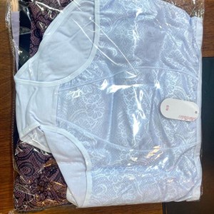 Кыргызстан Бишкек Рынок Кербен Дордой Нижнее белье