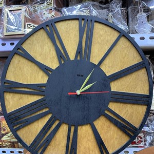 Часы   1300 Коробка имеется