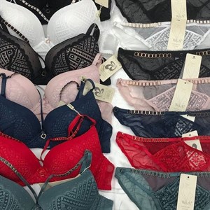 Дордой рынок Кербен Мир белья Ряд 6 контейнер 07