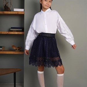 Модные и элегантные школьные блузки в новой коллекции